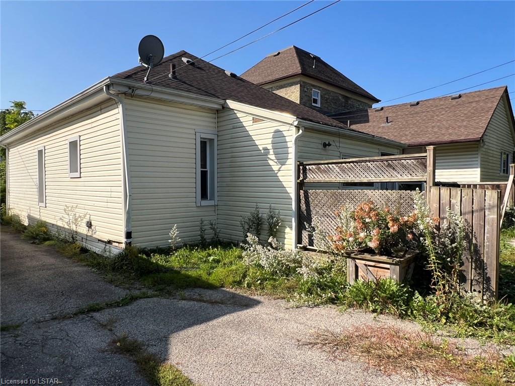 8 Erie Street