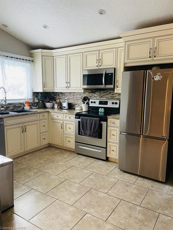 258 Shelley Drive, #Main