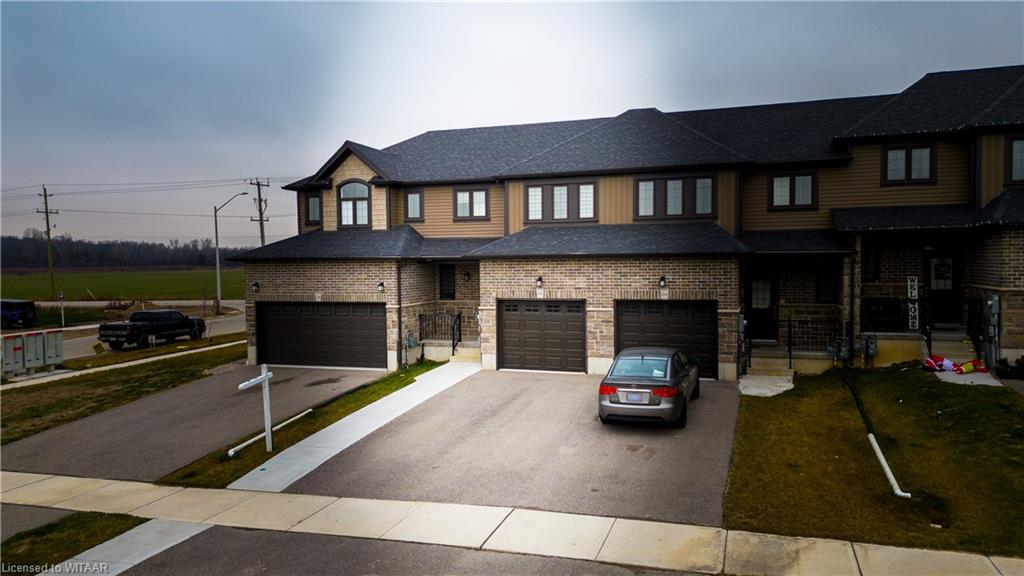 236 Links Crescent