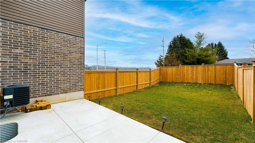 236 Links Crescent