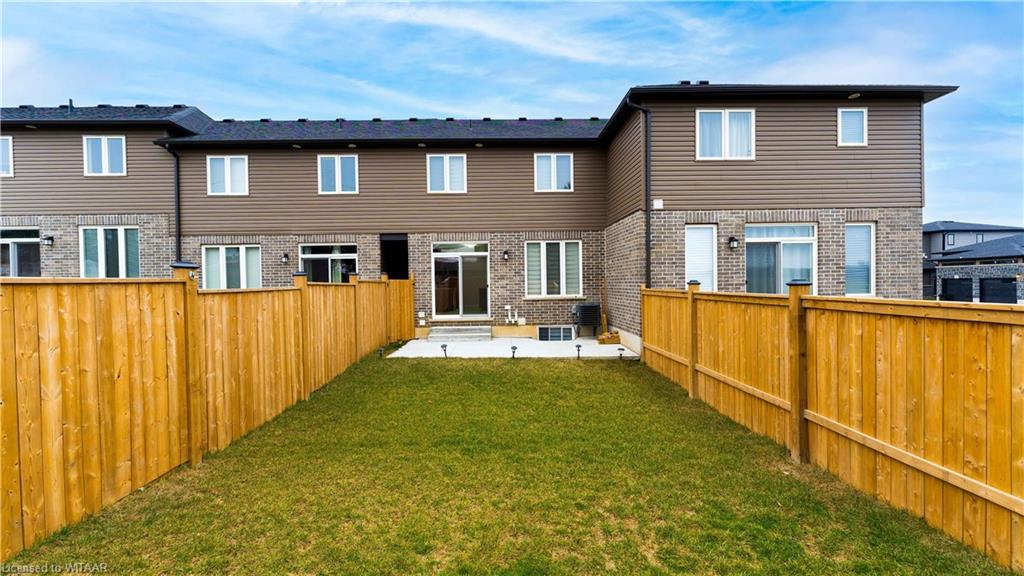 236 Links Crescent