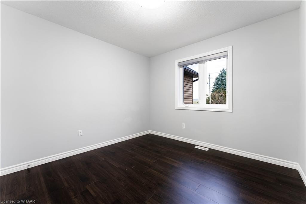 236 Links Crescent