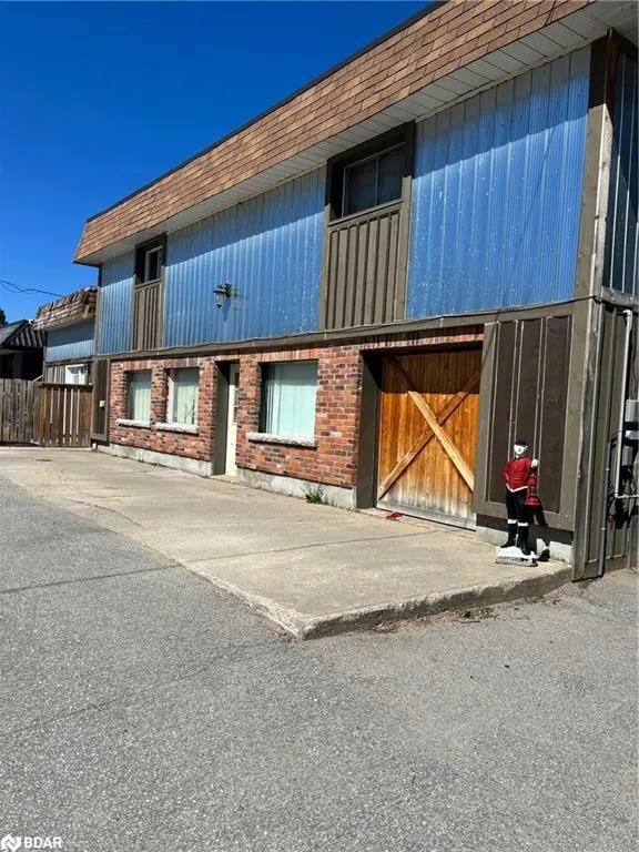 250 Moonstone Road E