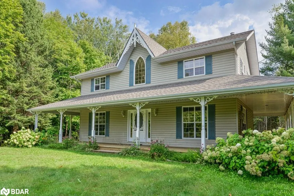 1390 Warminster Sideroad