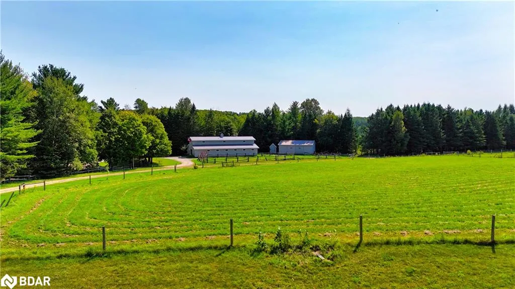 1390 Warminster Sideroad