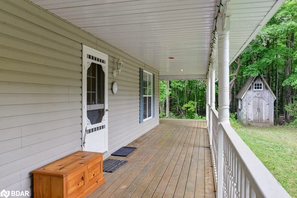 1390 Warminster Sideroad