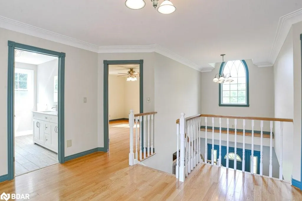 1390 Warminster Sideroad