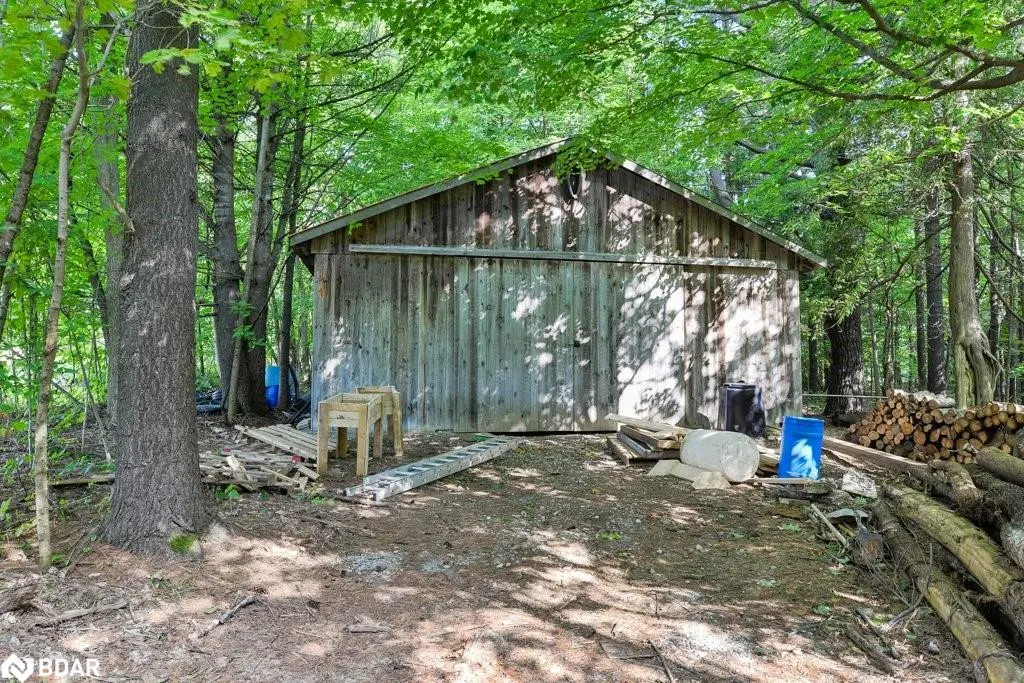 1390 Warminster Sideroad
