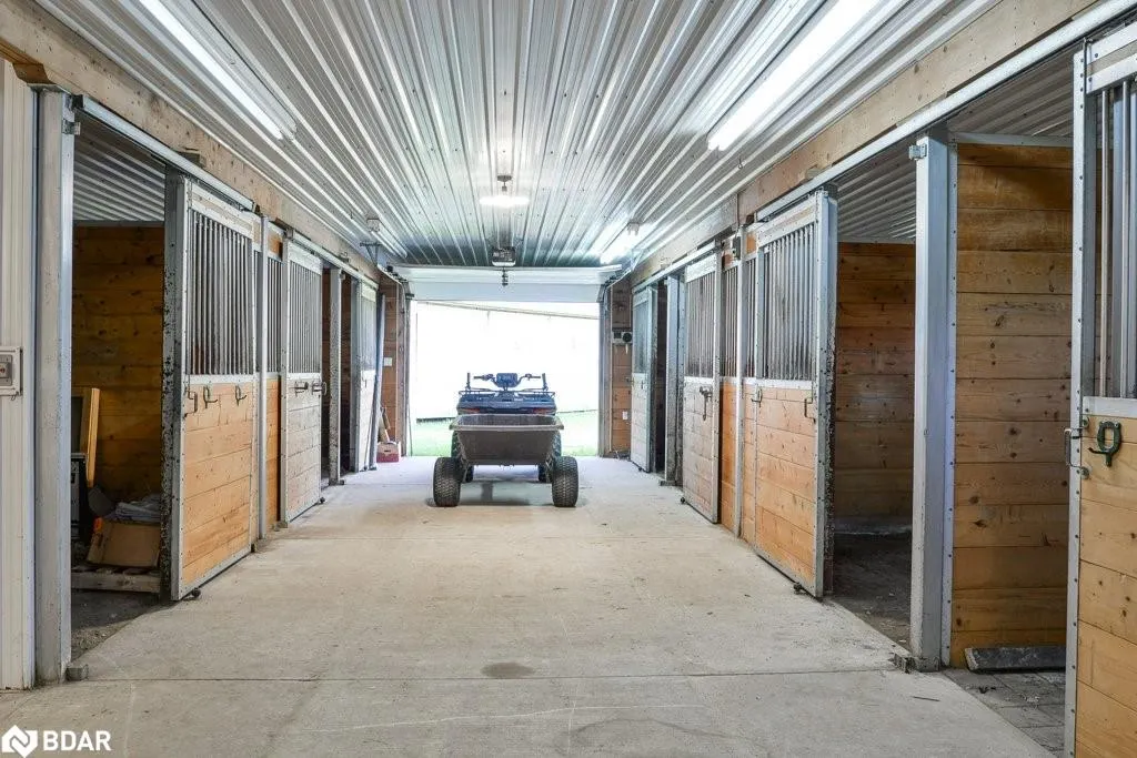 1390 Warminster Sideroad