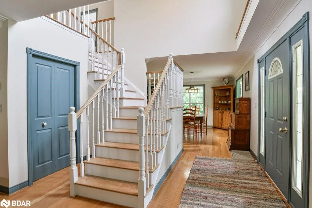 1390 Warminster Sideroad