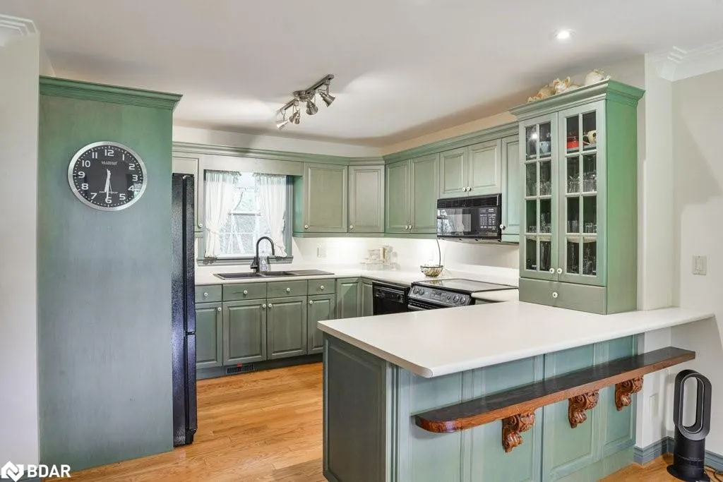 1390 Warminster Sideroad