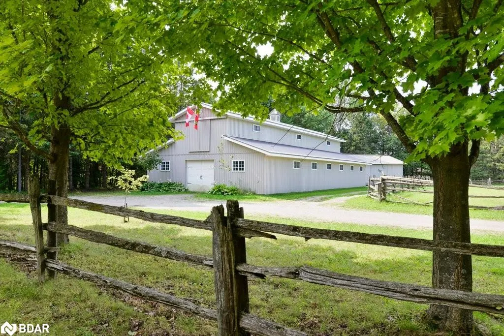 1390 Warminster Sideroad