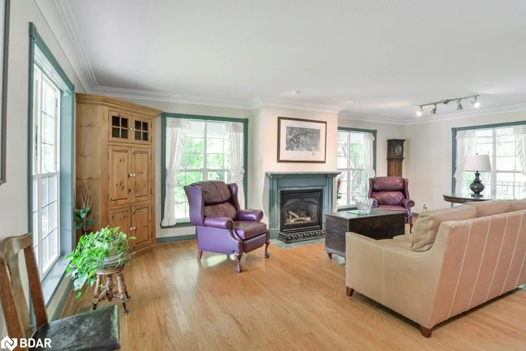 1390 Warminster Sideroad