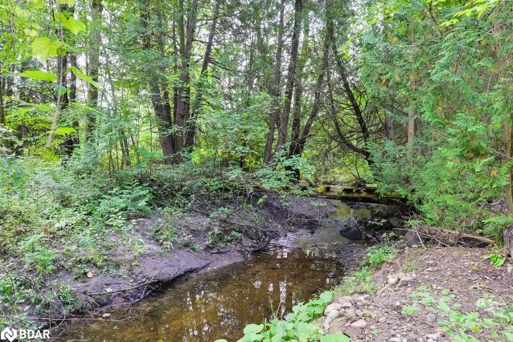1390 Warminster Sideroad