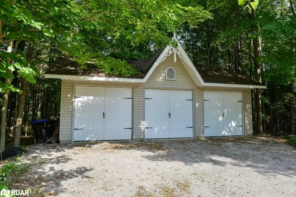 1390 Warminster Sideroad