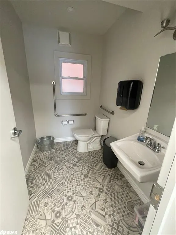 138 & 146 Mississaga Street W