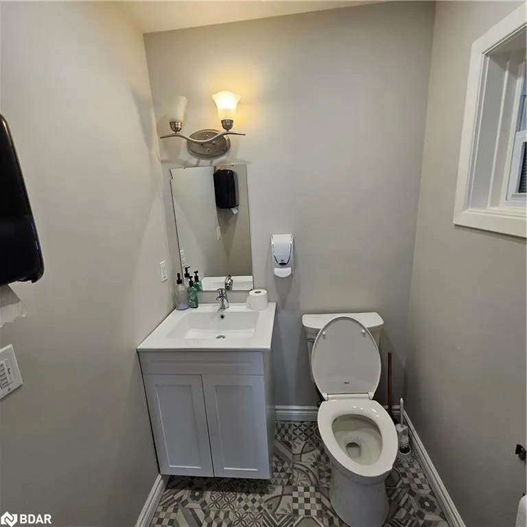 138 & 146 Mississaga Street W