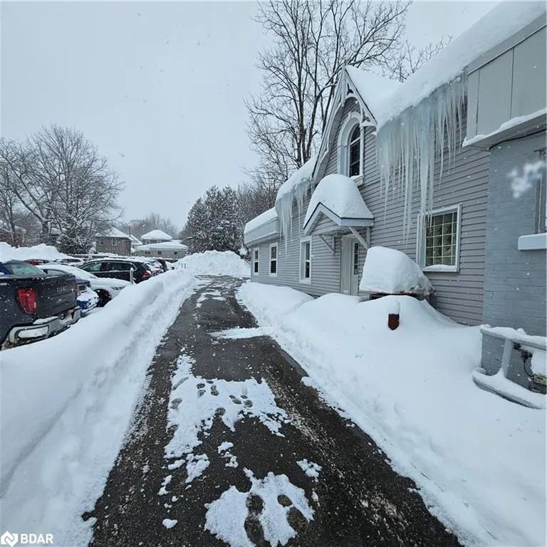 138 & 146 Mississaga Street W