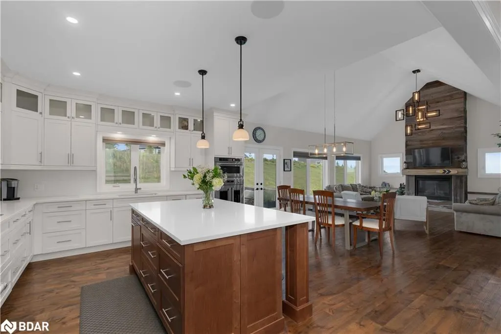 28 Thoroughbred Drive