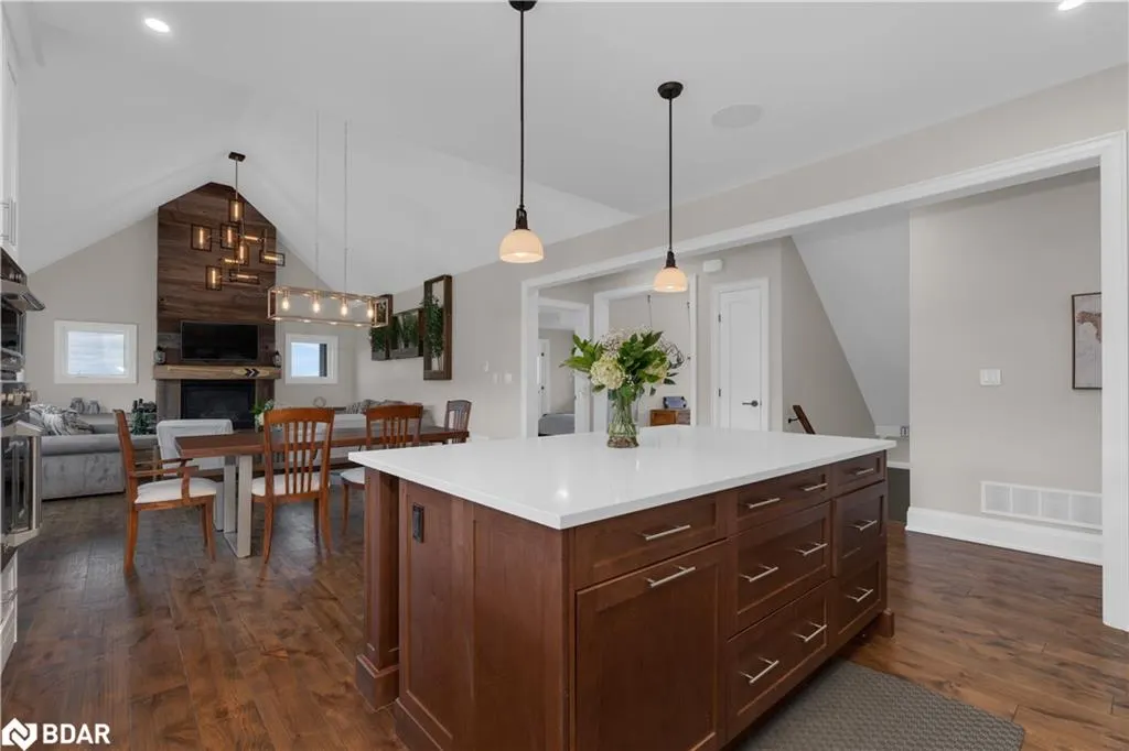 28 Thoroughbred Drive