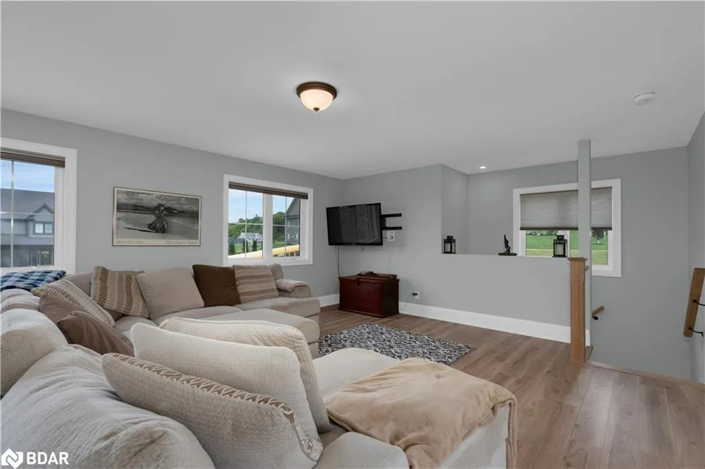 28 Thoroughbred Drive