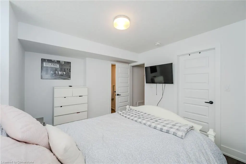 99 Roger Street, #11