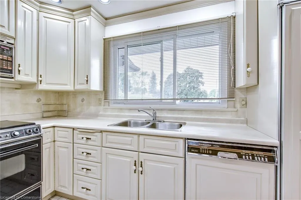 3546 Eton Crescent