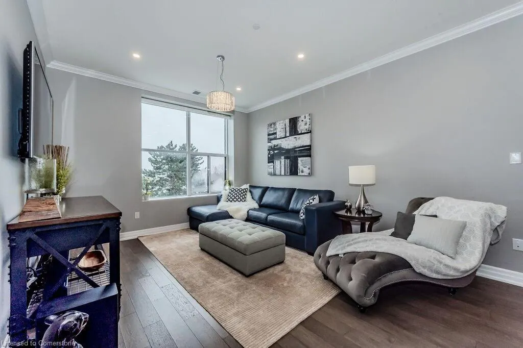 1878 Gordon Street, #203