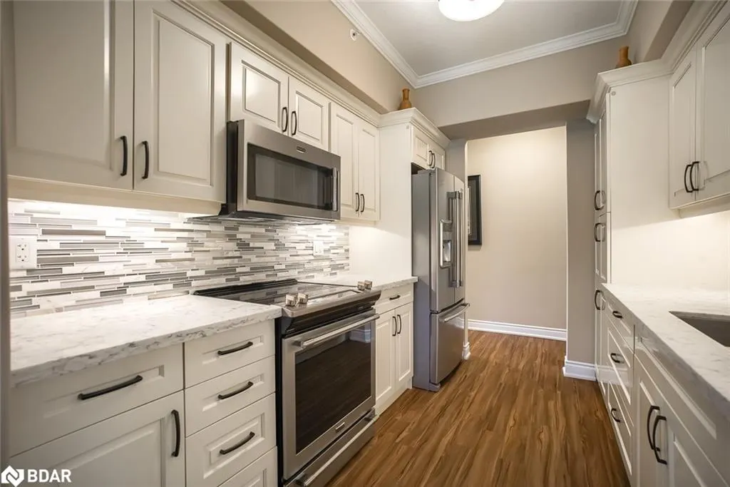 720 Yonge Street Street, #101
