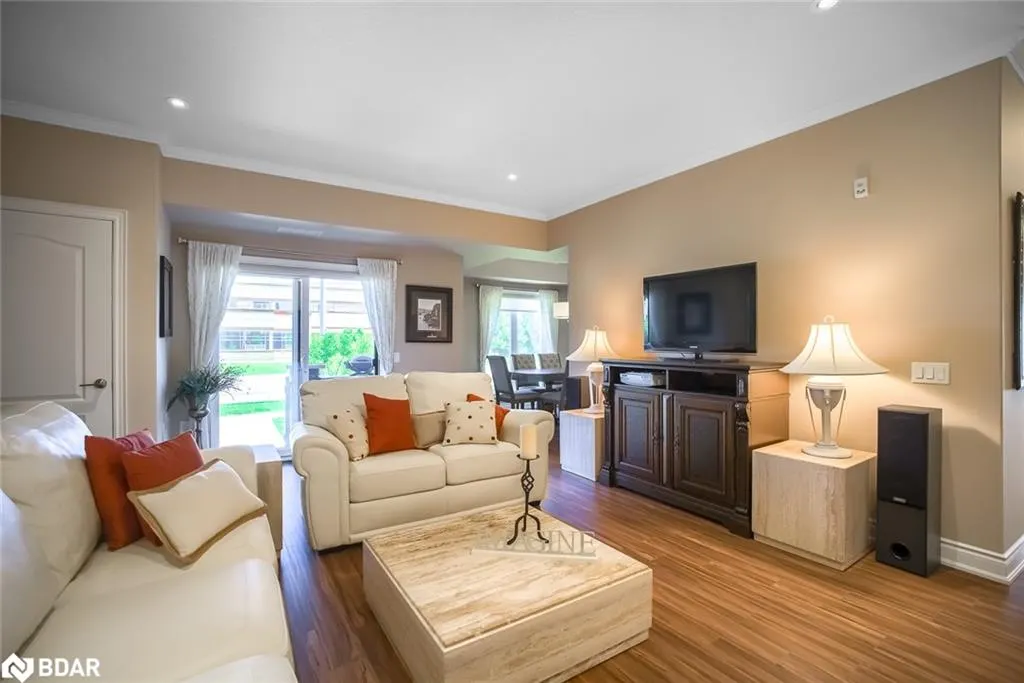 720 Yonge Street Street, #101