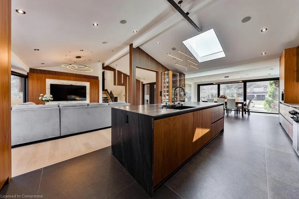 621 Sir Richard's Road