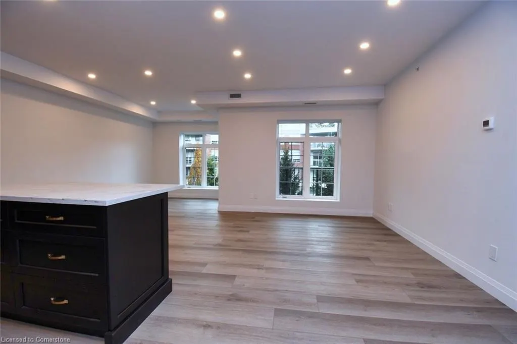 153 Wilson Street W, #306