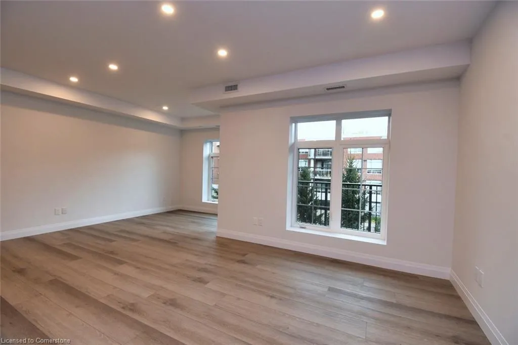 153 Wilson Street W, #306