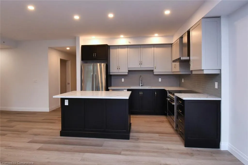 153 Wilson Street W, #306