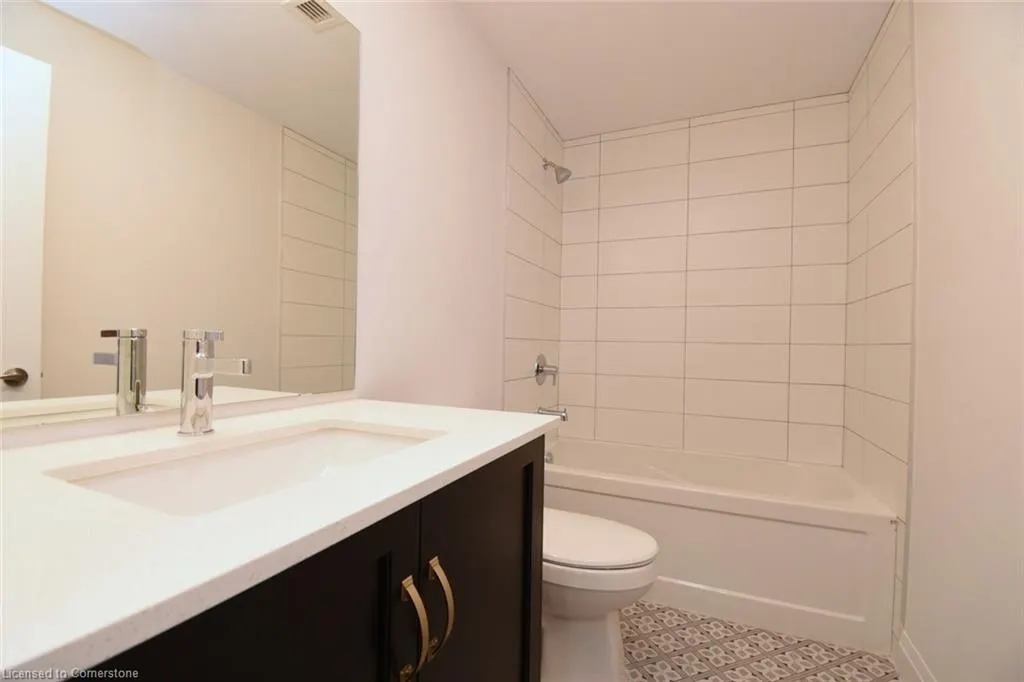 153 Wilson Street W, #306
