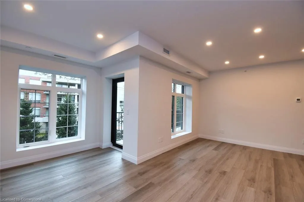 153 Wilson Street W, #306