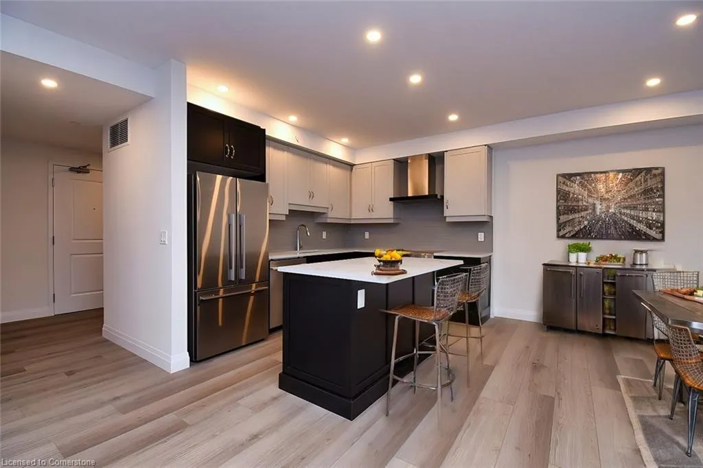 153 Wilson Street W, #306