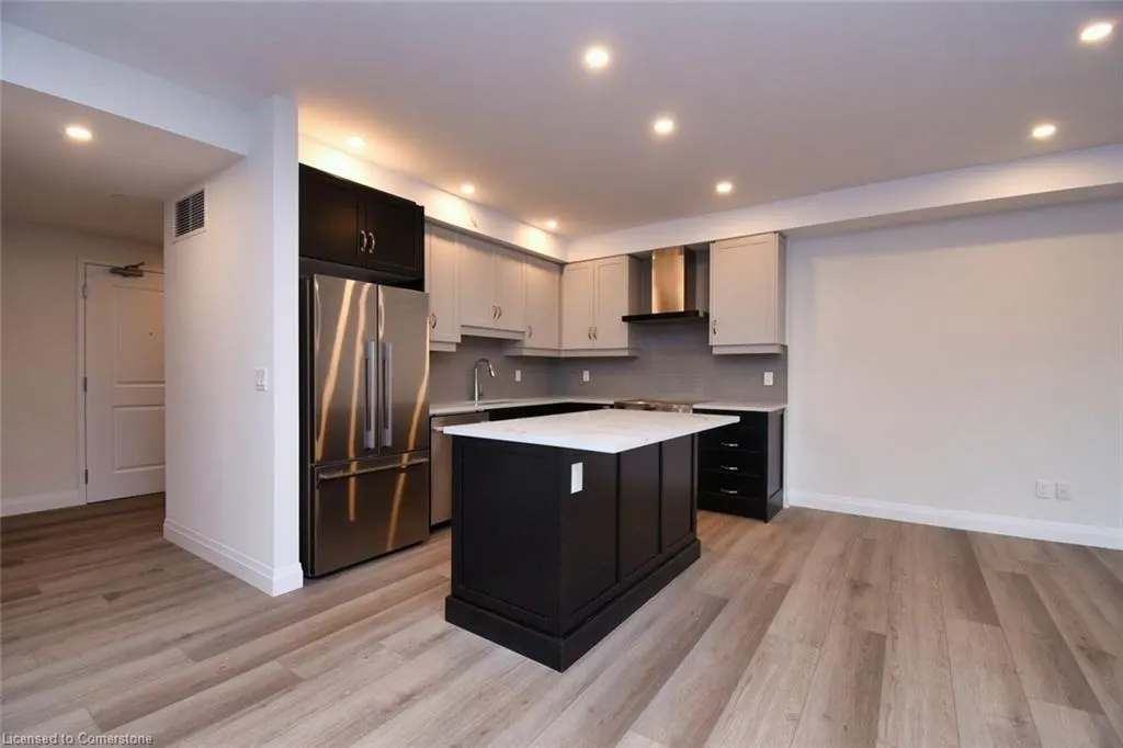 153 Wilson Street W, #306