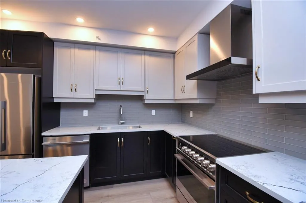 153 Wilson Street W, #306