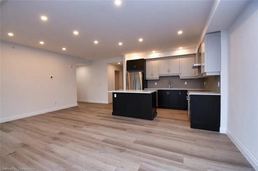 153 Wilson Street W, #306