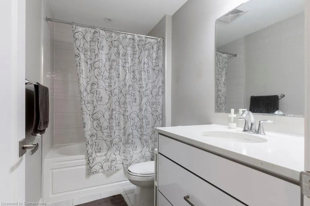 95 Dundas Street W, #003