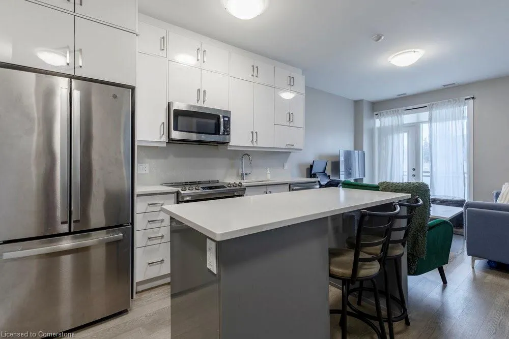 95 Dundas Street W, #003