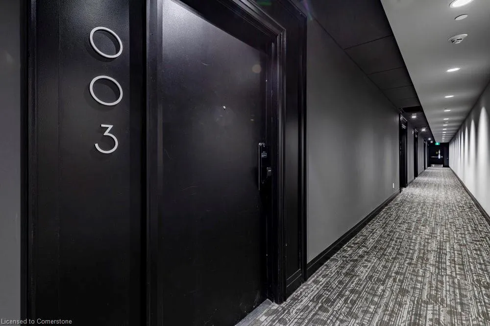 95 Dundas Street W, #003