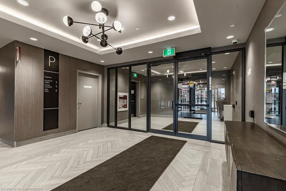 95 Dundas Street W, #003