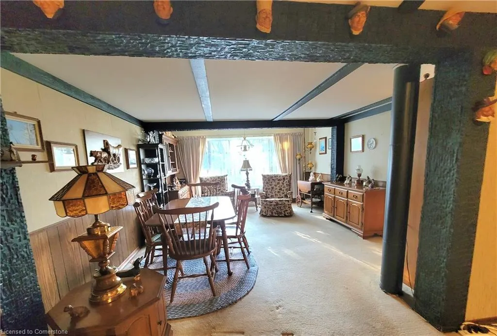111 Riverbank Drive N