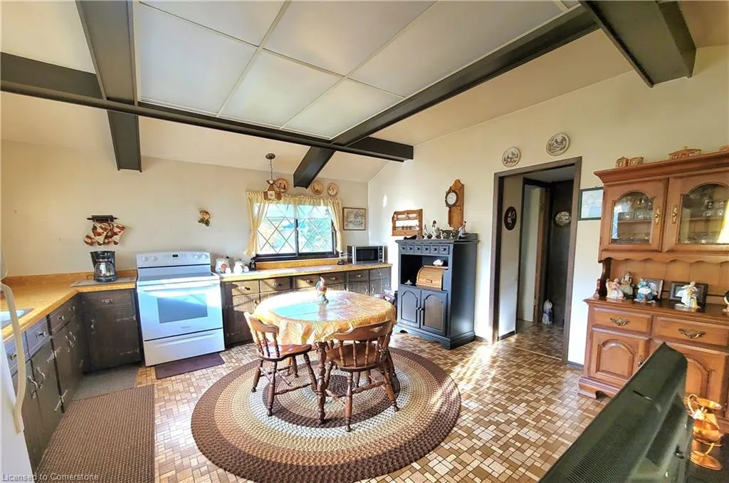 111 Riverbank Drive N