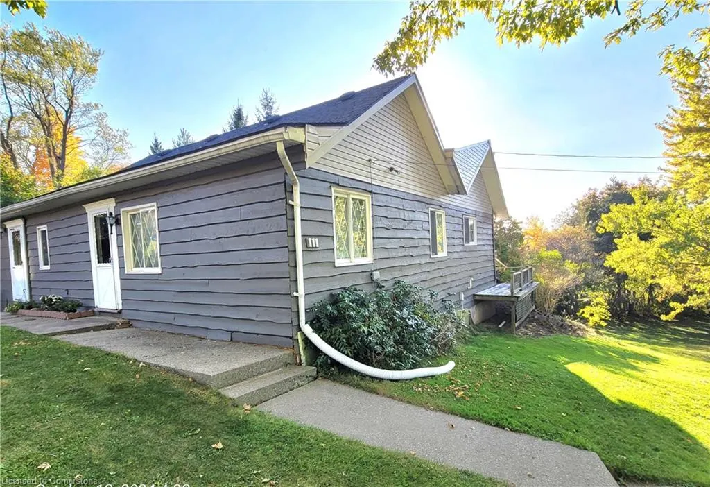 111 Riverbank Drive N