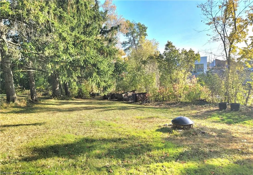 111 Riverbank Drive N