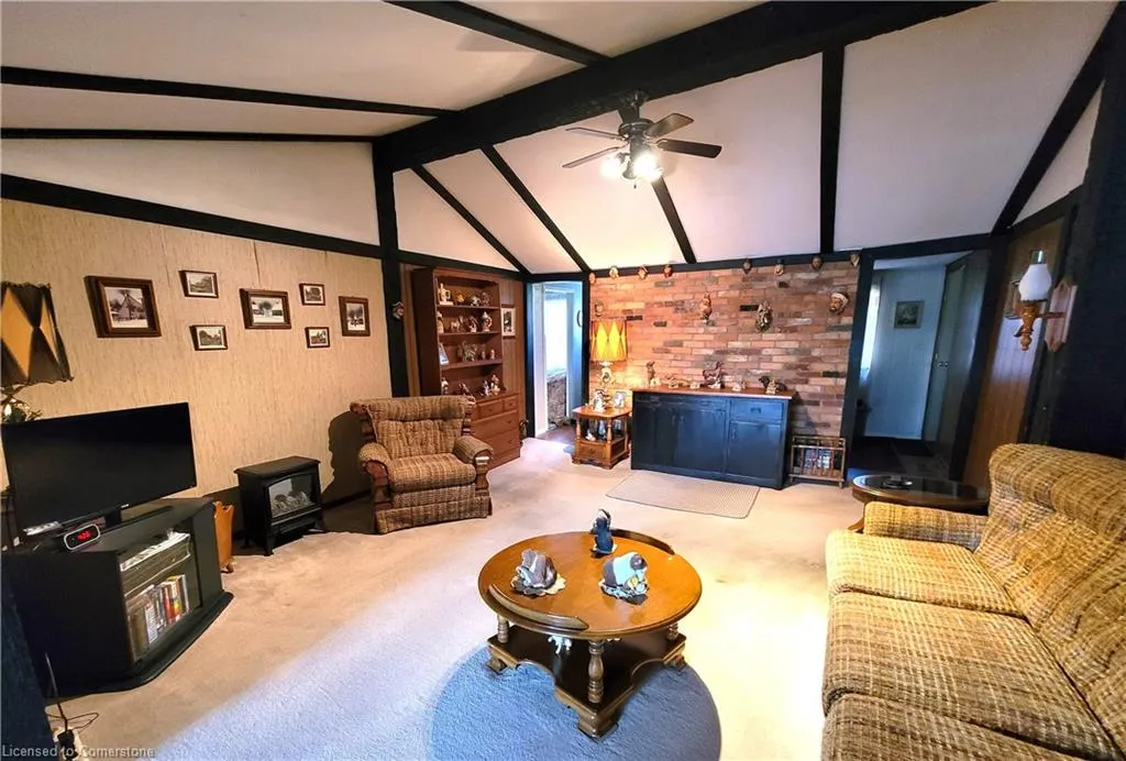 111 Riverbank Drive N