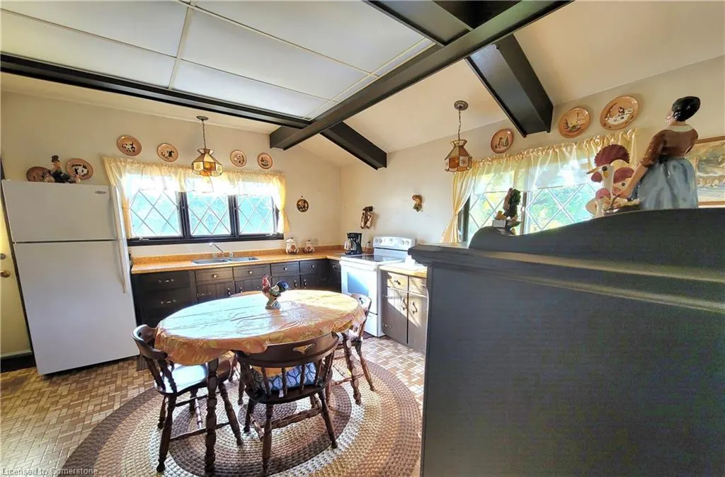 111 Riverbank Drive N